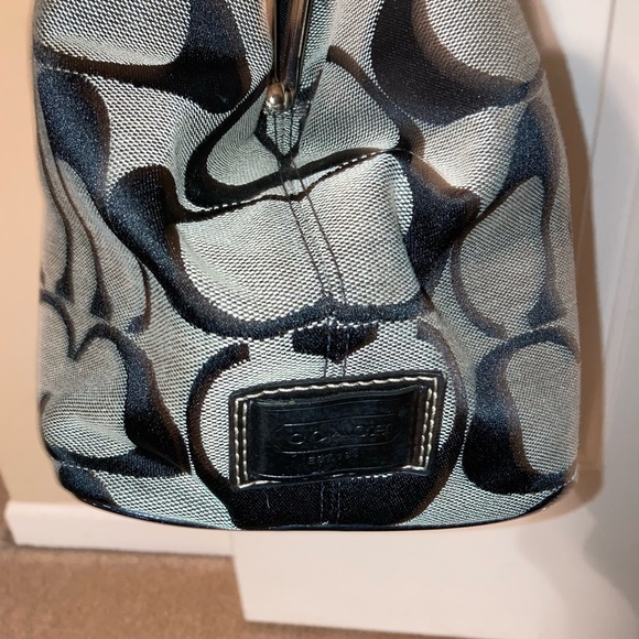 Gorgeous Coach Bag - Picture 11 of 16